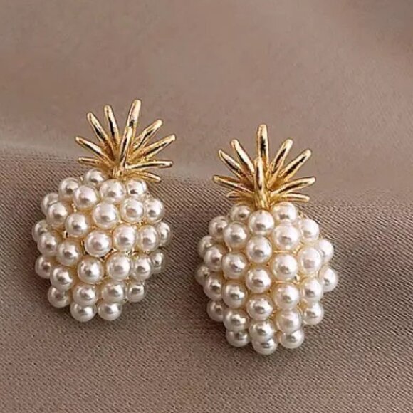 14K Gold Cluster of Pearls Pinapple Post Earrings - Picture 4 of 8